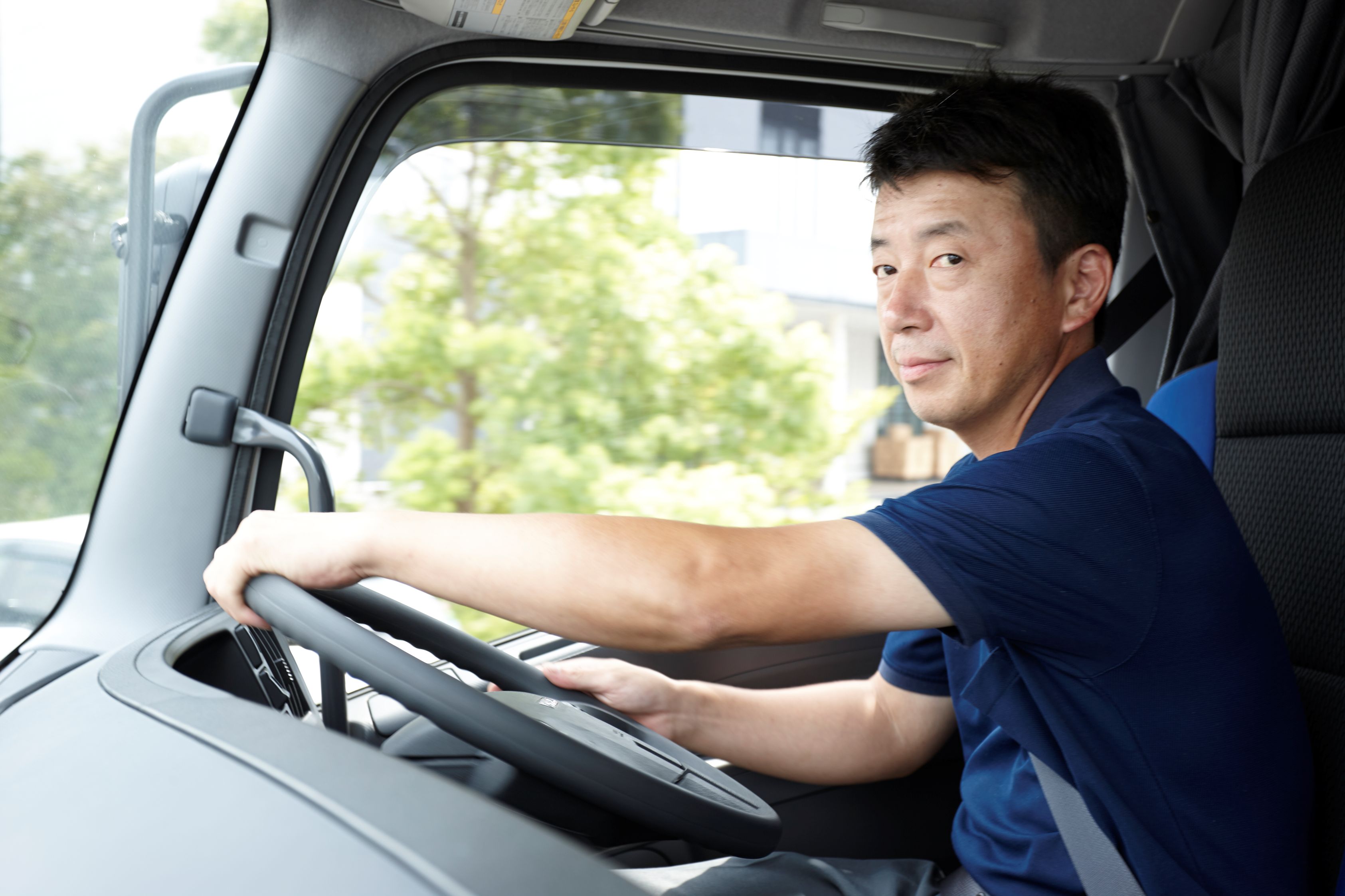 株式会社東京アルファライン 西関東営業所の正社員 大型トラックドライバー トラックドライバーの求人情報イメージ2