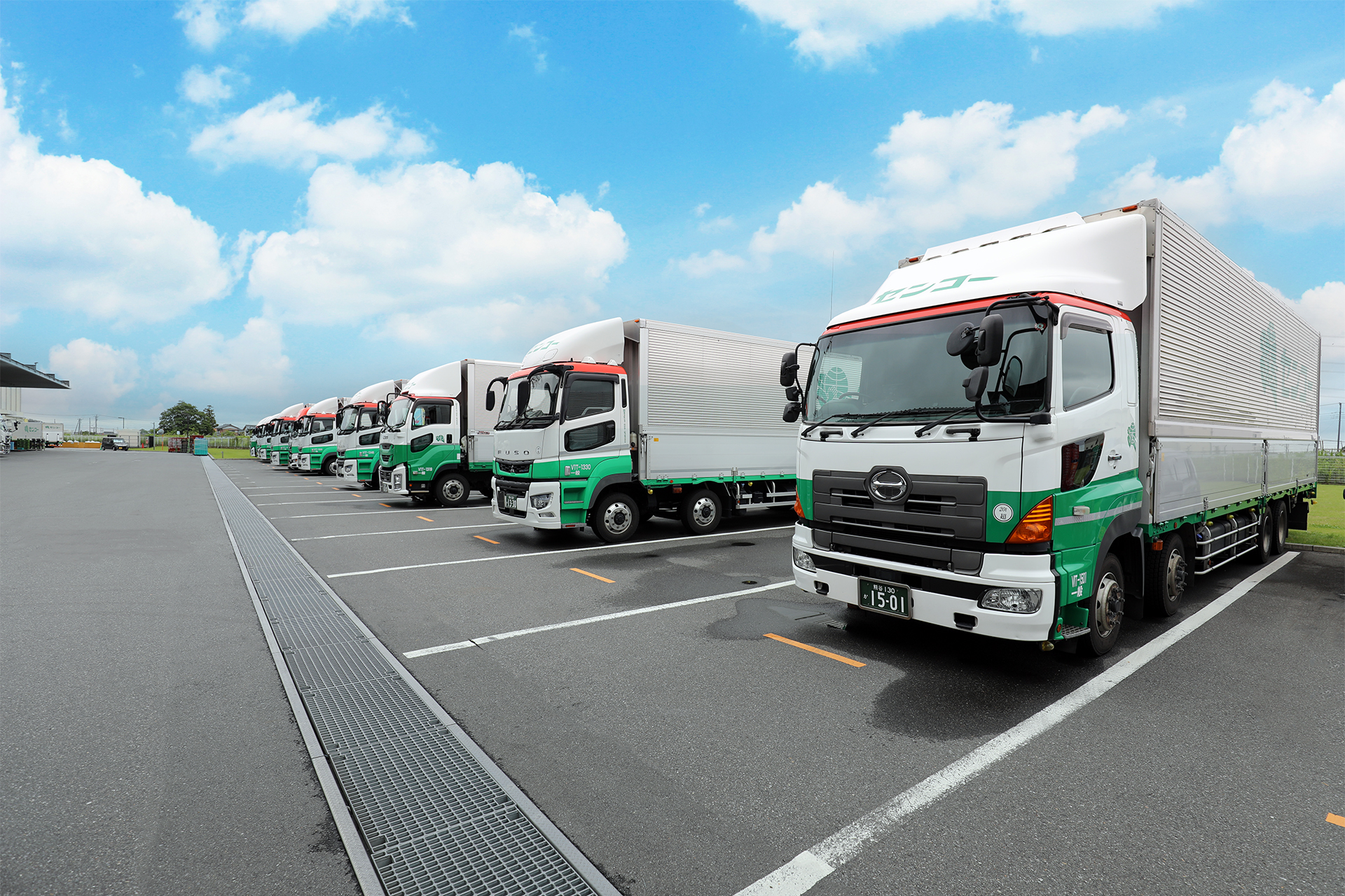 埼玉センコーロジサービス株式会社 加須PDセンターの正社員 中型トラックドライバー 大型トラックドライバー トラックドライバーの求人情報イメージ2