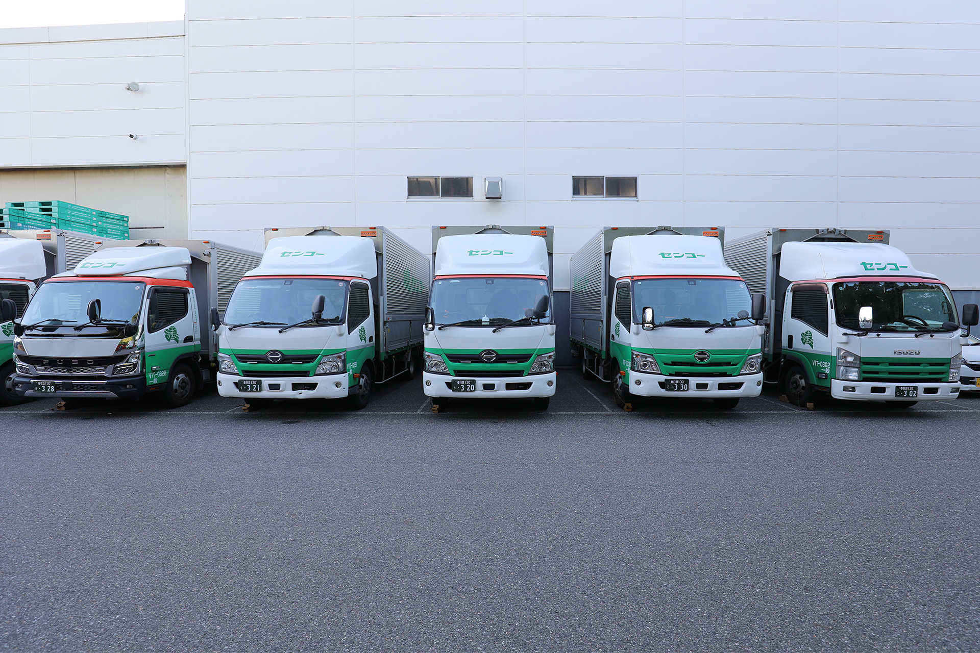 埼玉センコーロジサービス株式会社 久喜PDセンターの正社員 中型トラックドライバー 大型トラックドライバー トラックドライバーの求人情報イメージ3