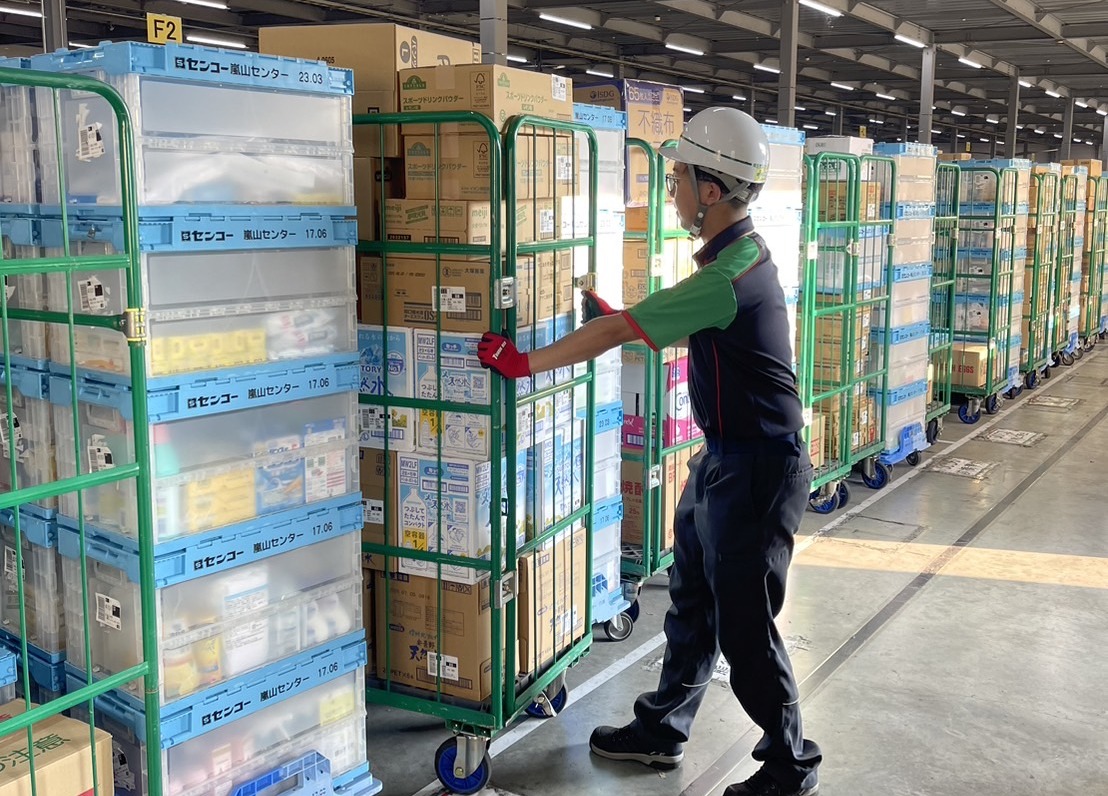 埼玉センコーロジサービス株式会社 嵐山物流センターの正社員 中型トラックドライバー 大型トラックドライバー トラックドライバーの求人情報イメージ2